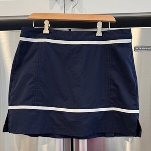 ADIDAS ClimaCool Stretch Navy Skort - Womens Size 14  with White Details